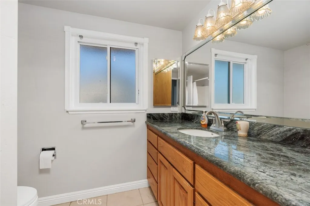 https://cdn.realtyfeed.com/cdn/127/306695511/79126cff3fffef612e8bf85bfca04eb0.webp
