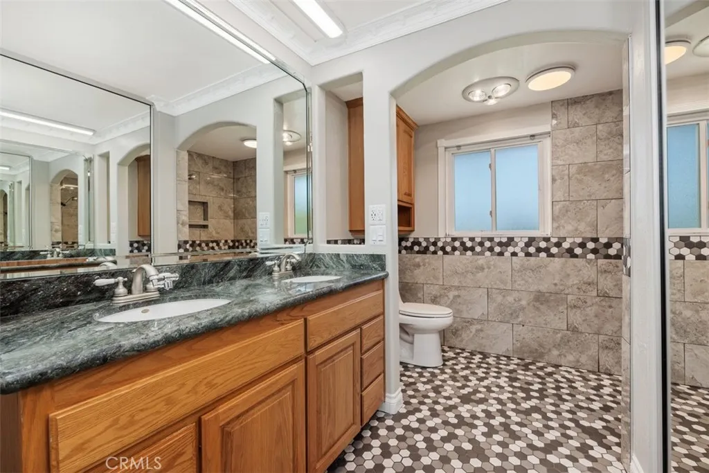 https://cdn.realtyfeed.com/cdn/127/306695511/bcbdab9c9c5e9d423db6bc1119e63821.webp