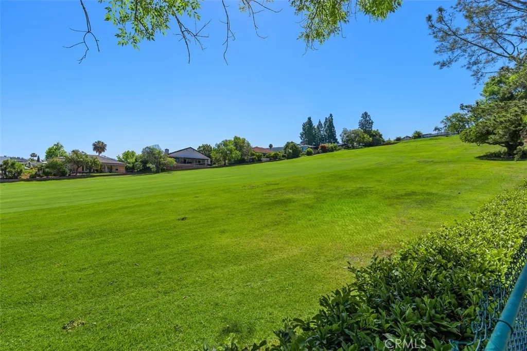 https://cdn.realtyfeed.com/cdn/127/306695511/c88d500dc2fdd59fd661197e9025f813.webp