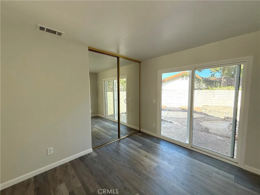 https://cdn.realtyfeed.com/cdn/127/306695512/64ed1f309277b6b7b5df238bf03bb778.webp