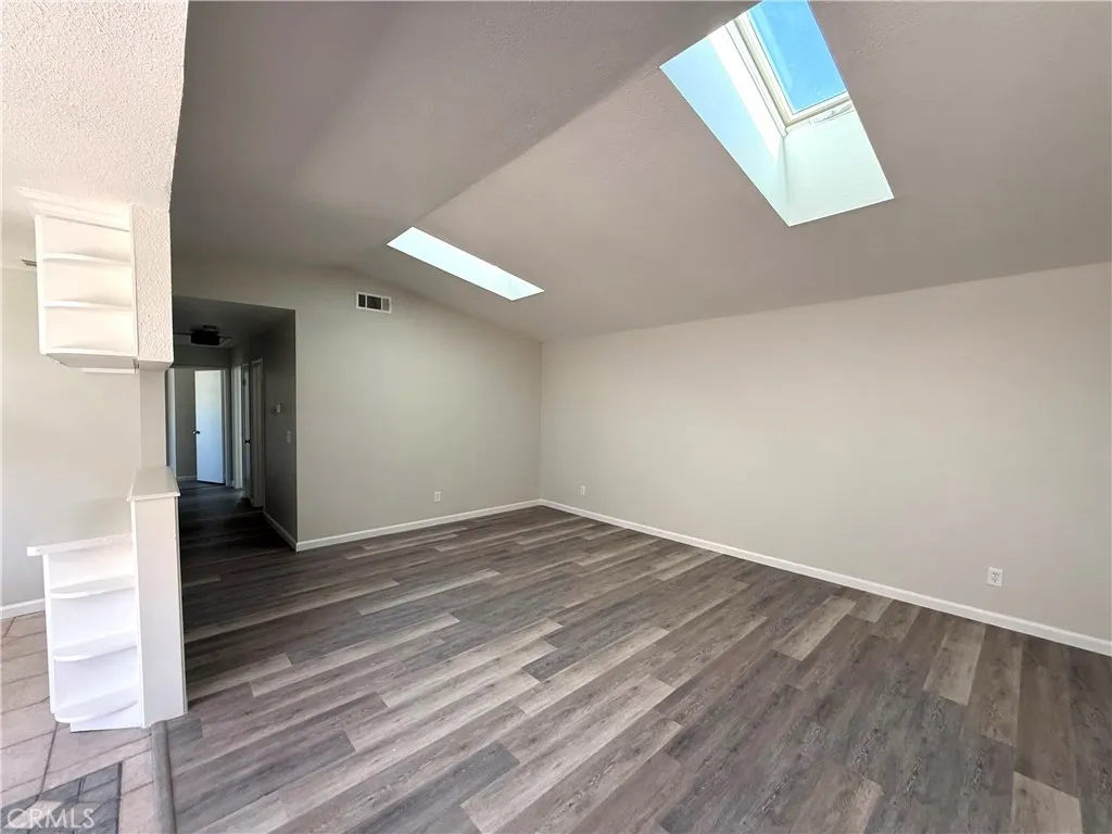 https://cdn.realtyfeed.com/cdn/127/306695512/8b3433b36905aa923708323ce572ee22.webp