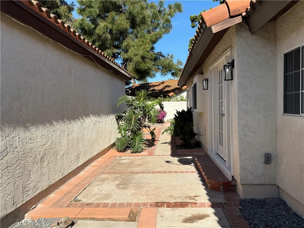 https://cdn.realtyfeed.com/cdn/127/306695512/96e0f8fa564a6a6b8d8e7114e40890a9.webp