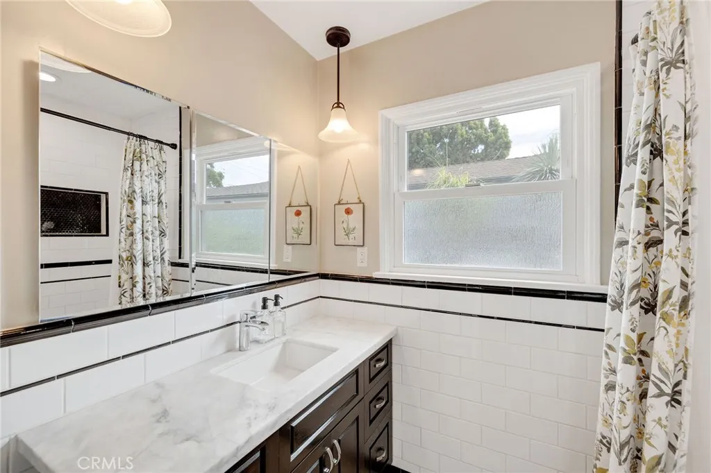 13422 Isis, Hawthorne, CA, 90250