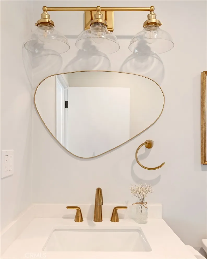 13422 Isis, Hawthorne, CA, 90250