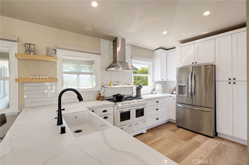 13422 Isis, Hawthorne, CA, 90250