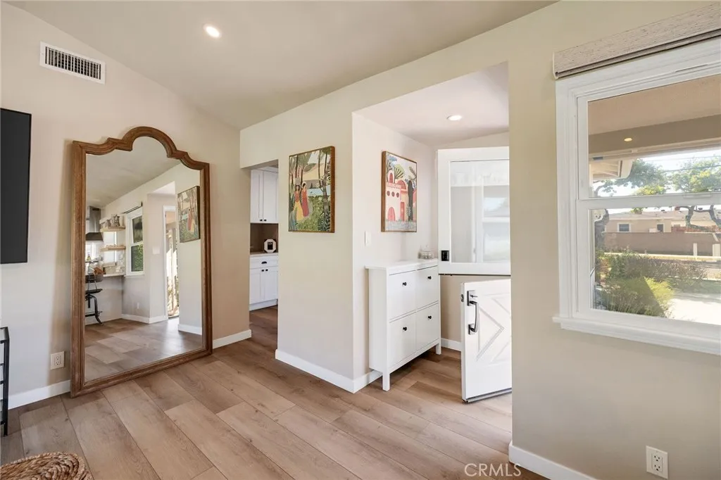 13422 Isis, Hawthorne, CA, 90250