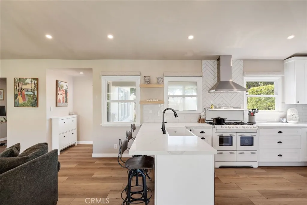 13422 Isis, Hawthorne, CA, 90250