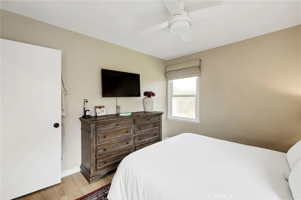 13422 Isis, Hawthorne, CA, 90250