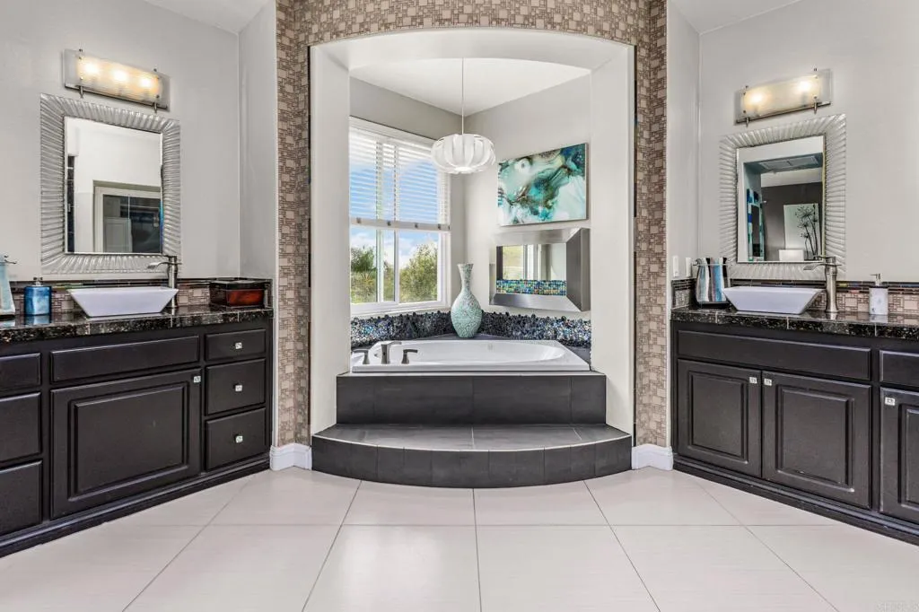 https://cdn.realtyfeed.com/cdn/127/306695725/01be07a5f7663852542e65a63e6bbbc6.webp