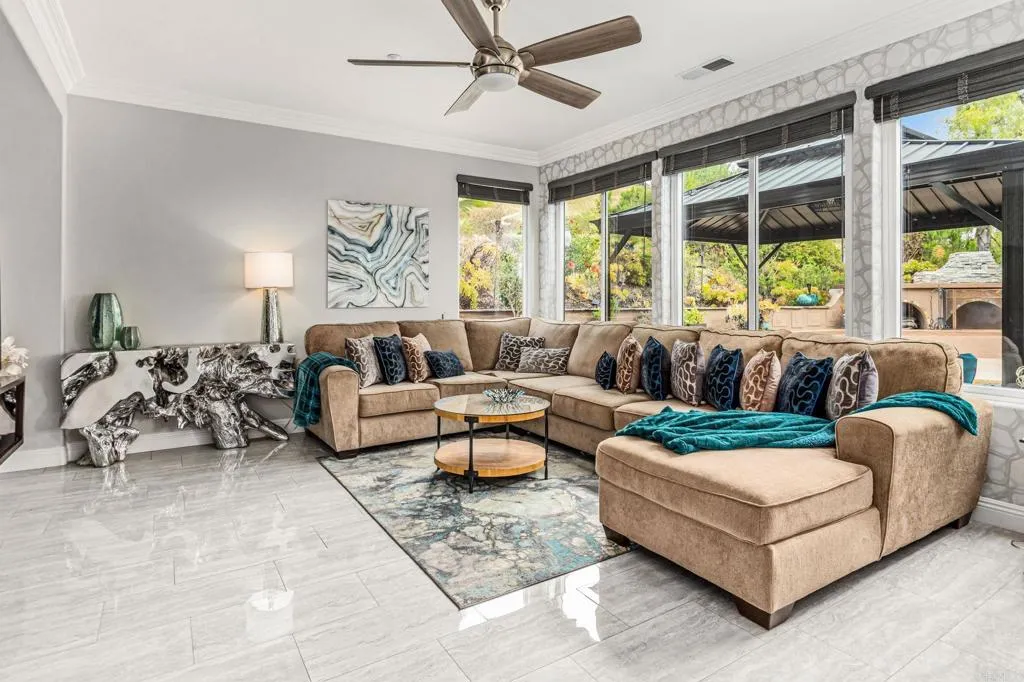 https://cdn.realtyfeed.com/cdn/127/306695725/0bf1f1966f300e7ba301bef59d6ca7c7.webp