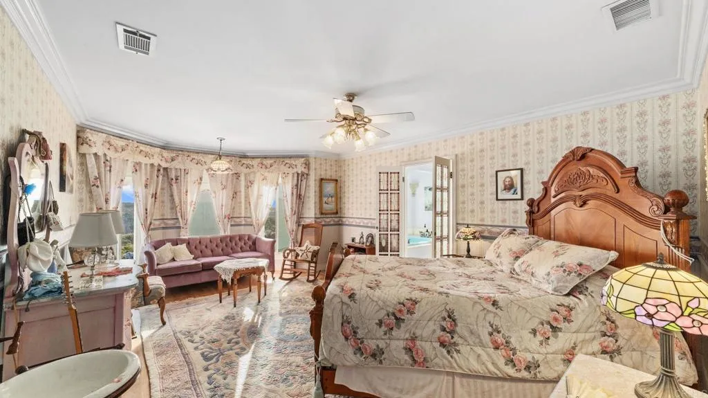 https://cdn.realtyfeed.com/cdn/127/306695759/d19fba54f237ed5d391db750b33614fe.webp