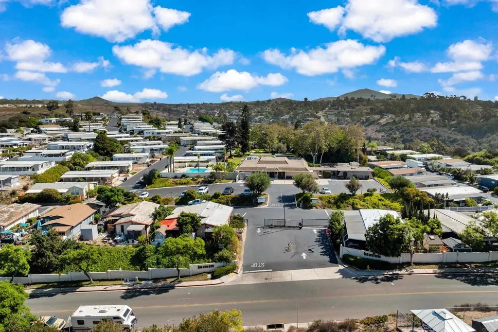 https://cdn.realtyfeed.com/cdn/127/306695831/002e0a11871d9365c2243e205002c9f0.webp