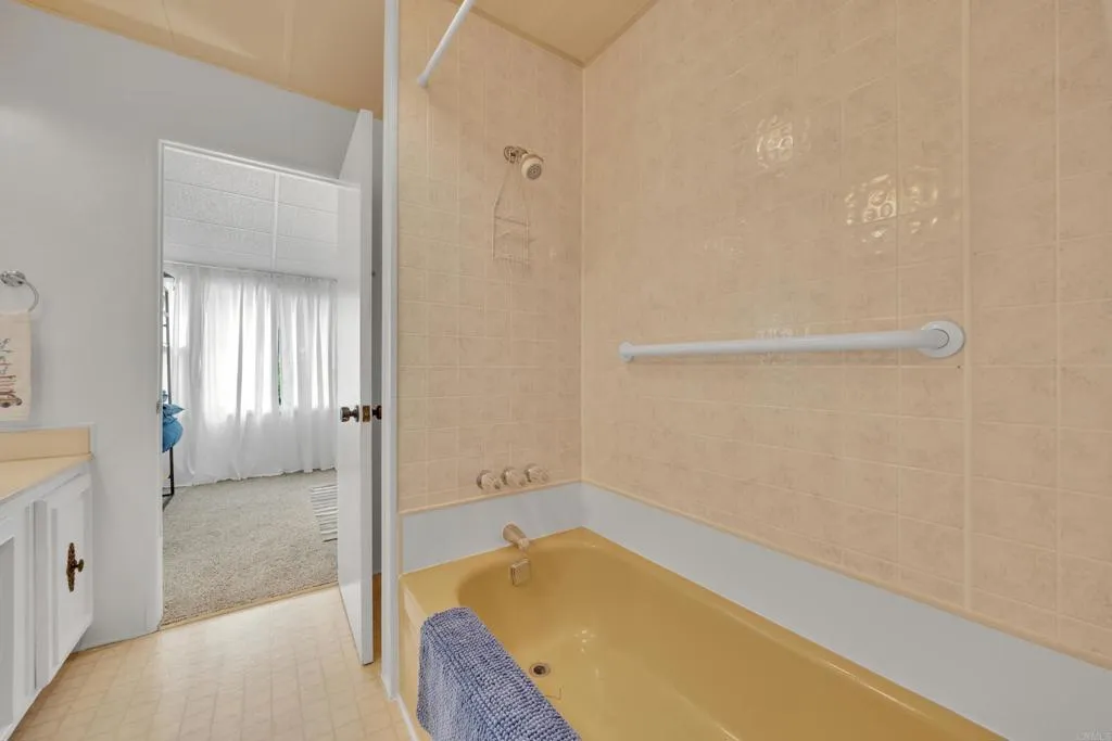 https://cdn.realtyfeed.com/cdn/127/306695831/f7e6c63900e4b4efd009a9bab0322e96.webp