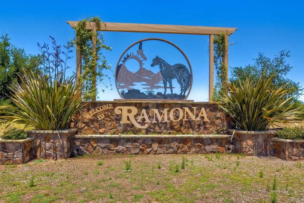 https://cdn.realtyfeed.com/cdn/127/306695832/46704314b5d920f4ea9154d0a3aede51.webp