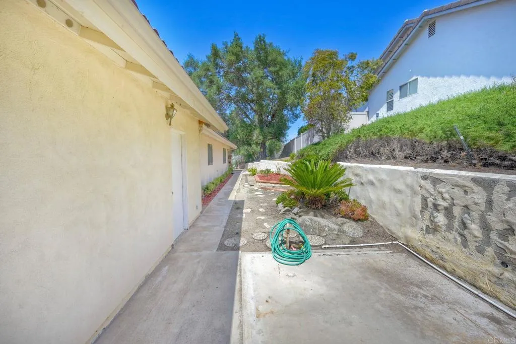 https://cdn.realtyfeed.com/cdn/127/306695832/684e5c7efa64da2600605a4f2ef62c3a.webp