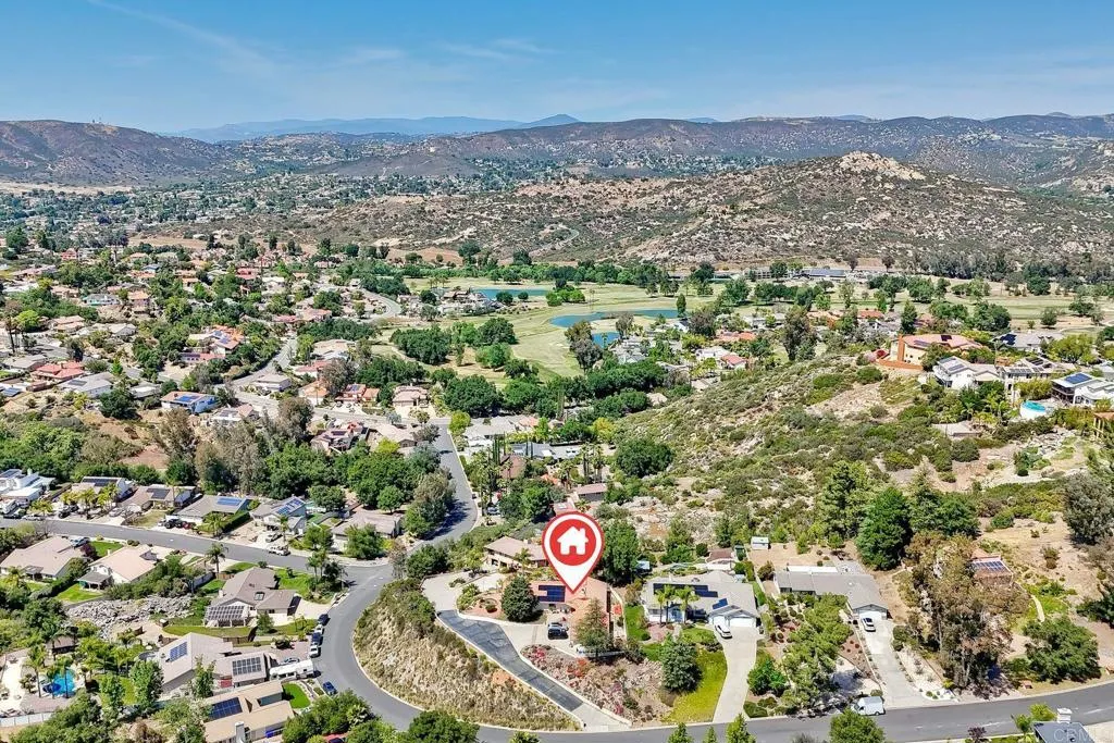 https://cdn.realtyfeed.com/cdn/127/306695832/94b2c945191ba3f50332faac35f3df33.webp