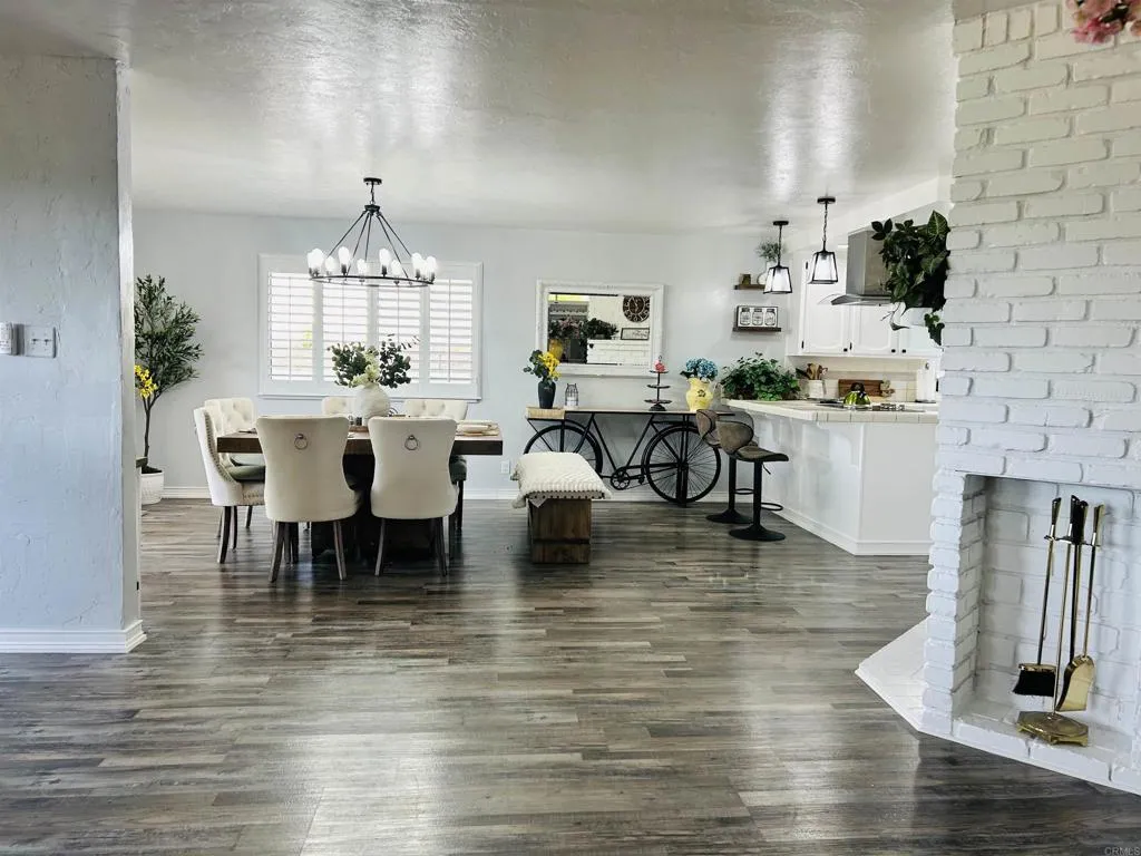 https://cdn.realtyfeed.com/cdn/127/306695832/ca2bd8b1eb6a502a5c8285783a74b472.webp