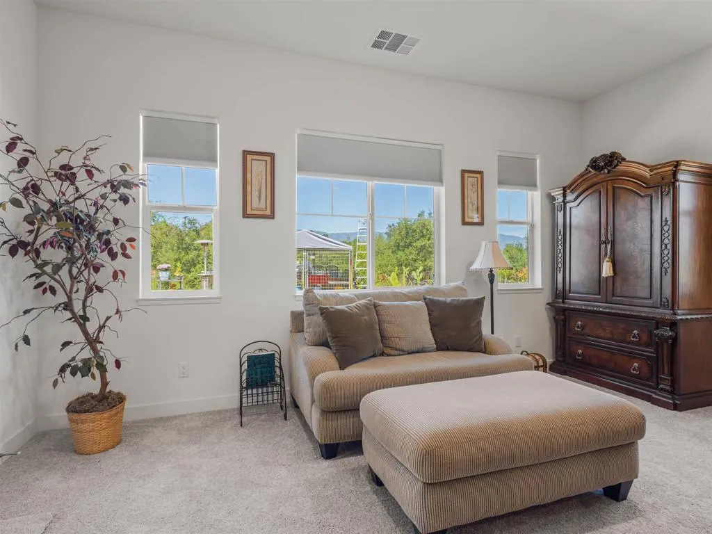 https://cdn.realtyfeed.com/cdn/127/306695850/007ff5526fc465b2e8865e4ae69cc8e0.webp