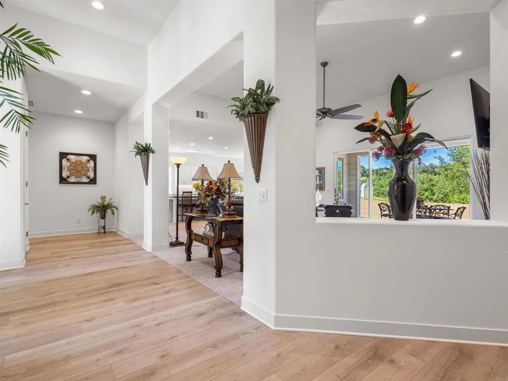 https://cdn.realtyfeed.com/cdn/127/306695850/222ba7866fe960b36b2aeb632c2f6d53.webp