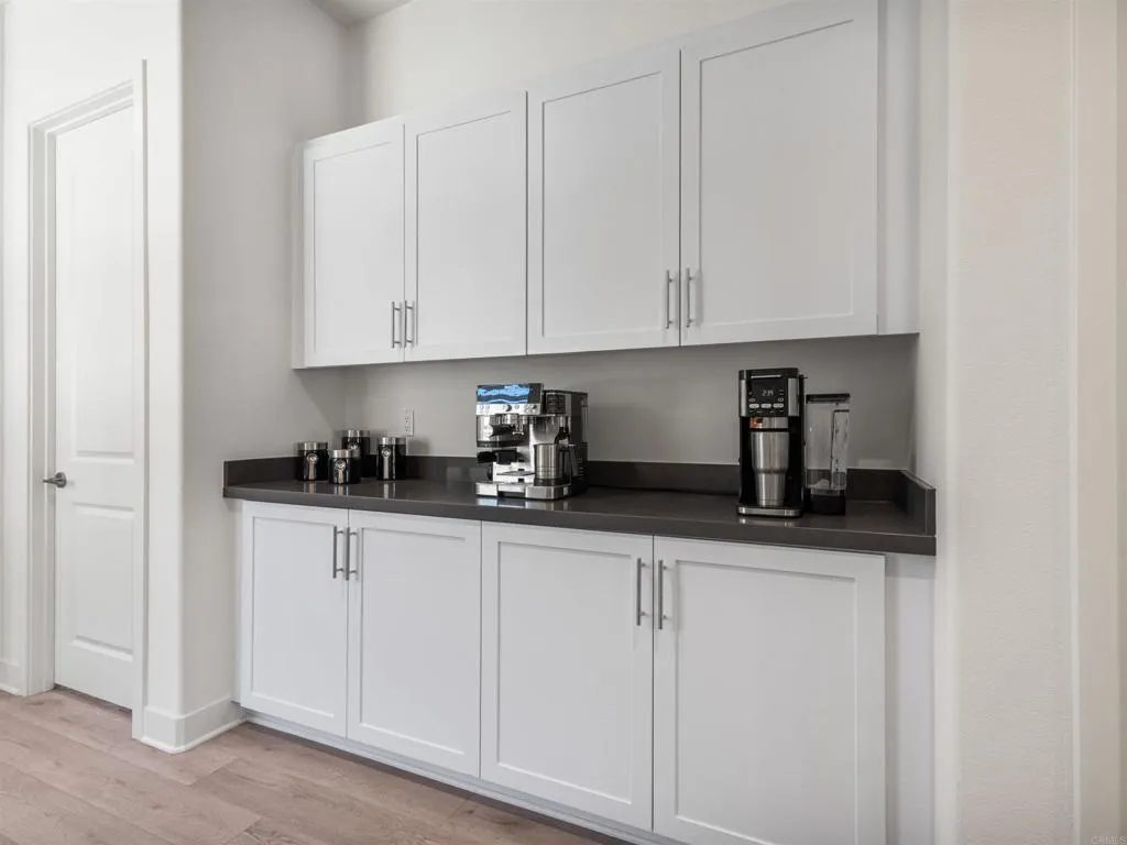 https://cdn.realtyfeed.com/cdn/127/306695850/4da06bae7de544227ca198ea8afbb48d.webp