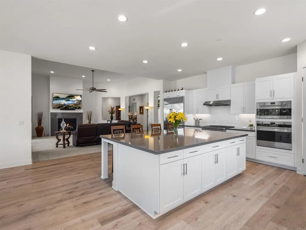 https://cdn.realtyfeed.com/cdn/127/306695850/50e73f086af49ce68334a2467a8a5681.webp