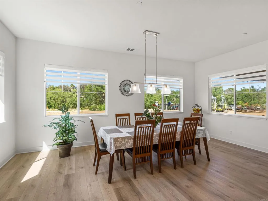 https://cdn.realtyfeed.com/cdn/127/306695850/624569cdb96b9450249973dcd3db30ac.webp