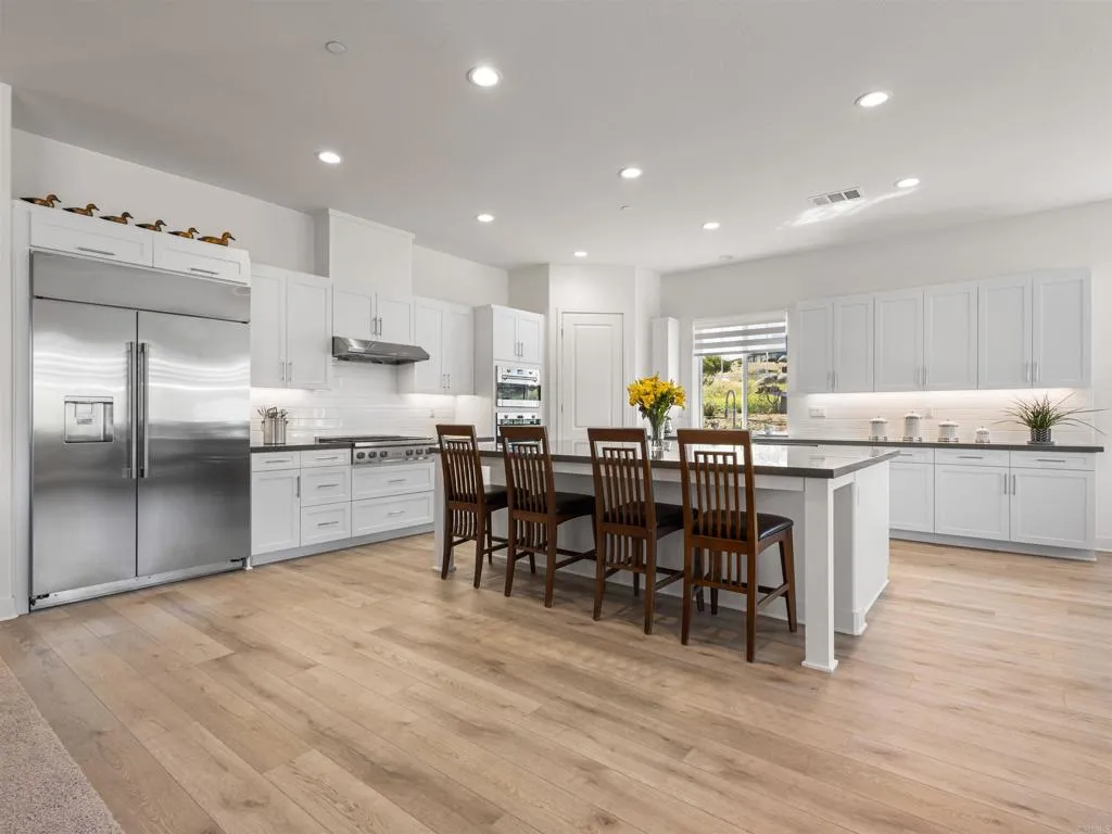 https://cdn.realtyfeed.com/cdn/127/306695850/85d0bf31a13fb228e0c421feb73bc567.webp
