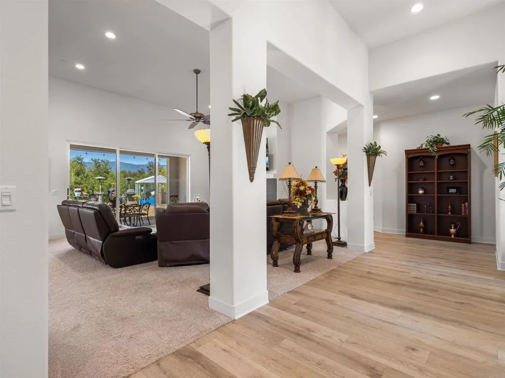 https://cdn.realtyfeed.com/cdn/127/306695850/9171441811ae4fccc8217ba0fff3ed8b.webp