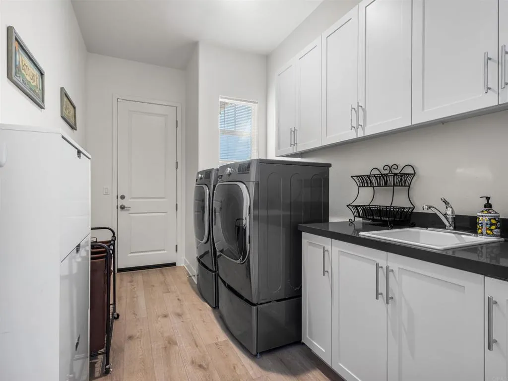 https://cdn.realtyfeed.com/cdn/127/306695850/9a3088c39d3ede6488f357818ec3a9e5.webp