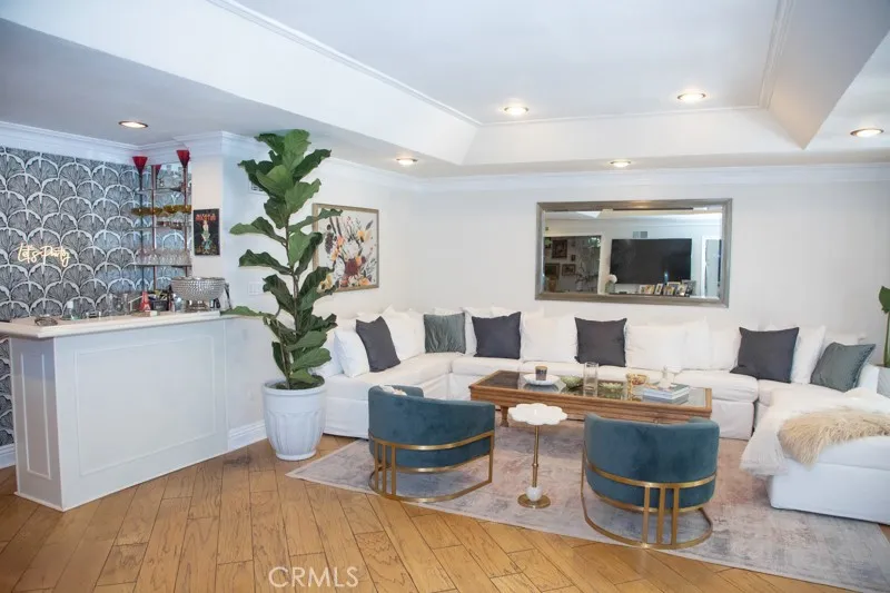 Woodland Hills, CA 91364