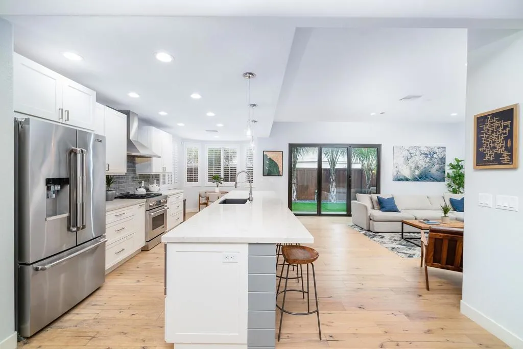https://cdn.realtyfeed.com/cdn/127/306695972/83be9005954d8c8d8879165712779835.webp