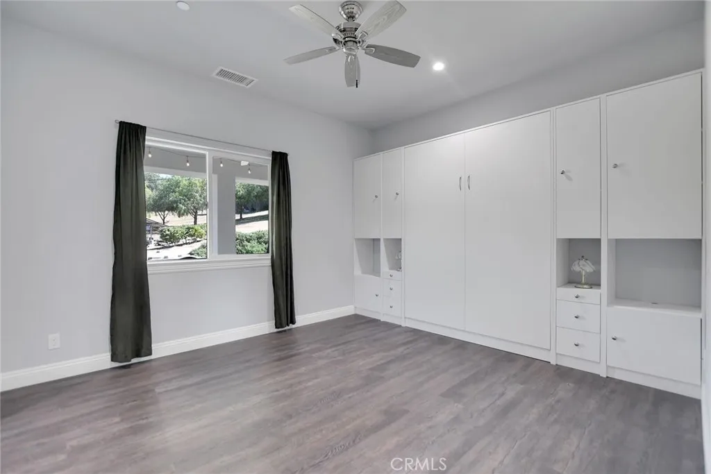 https://cdn.realtyfeed.com/cdn/127/306696026/720b988af288773aeca190fe71a3a368.webp