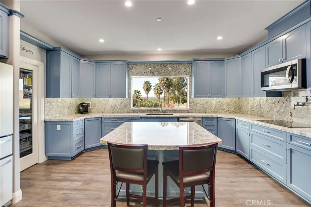 https://cdn.realtyfeed.com/cdn/127/306696026/875aaadc0737dd859c749db0a45a7f08.webp