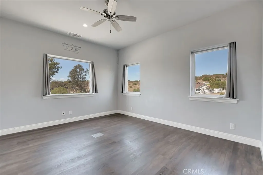 https://cdn.realtyfeed.com/cdn/127/306696026/fbe08640c90dda77bfbaba62a90065e2.webp