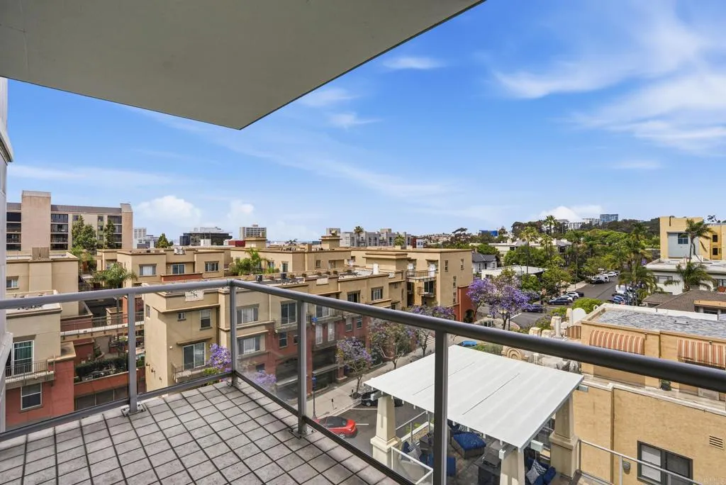 https://cdn.realtyfeed.com/cdn/127/306696056/093781c20b6e24a7f5c76c36574b6a06.webp