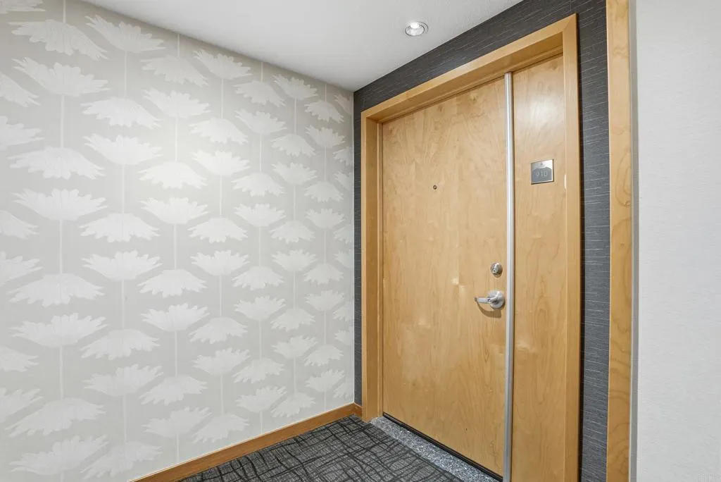 https://cdn.realtyfeed.com/cdn/127/306696056/8bc1d566cdea1ff81e6144b8c3945885.webp