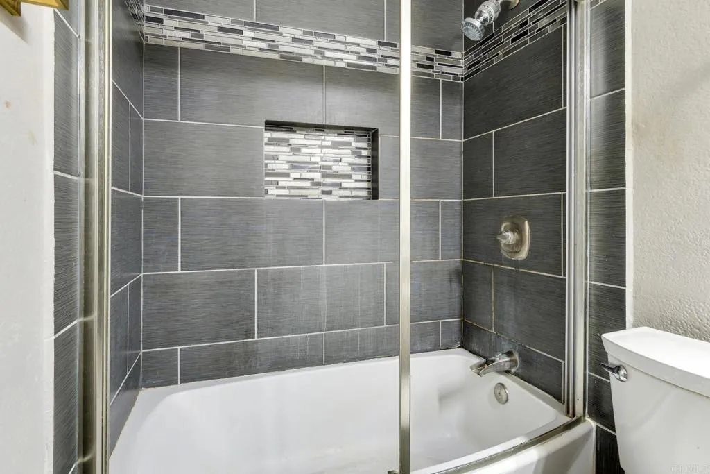 https://cdn.realtyfeed.com/cdn/127/306696100/6a9ff1abf296d675184e46a280dbf9e9.webp