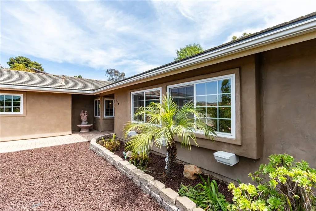 https://cdn.realtyfeed.com/cdn/127/306696106/281f6000e72145c29342c3d84c5e8e5a.webp