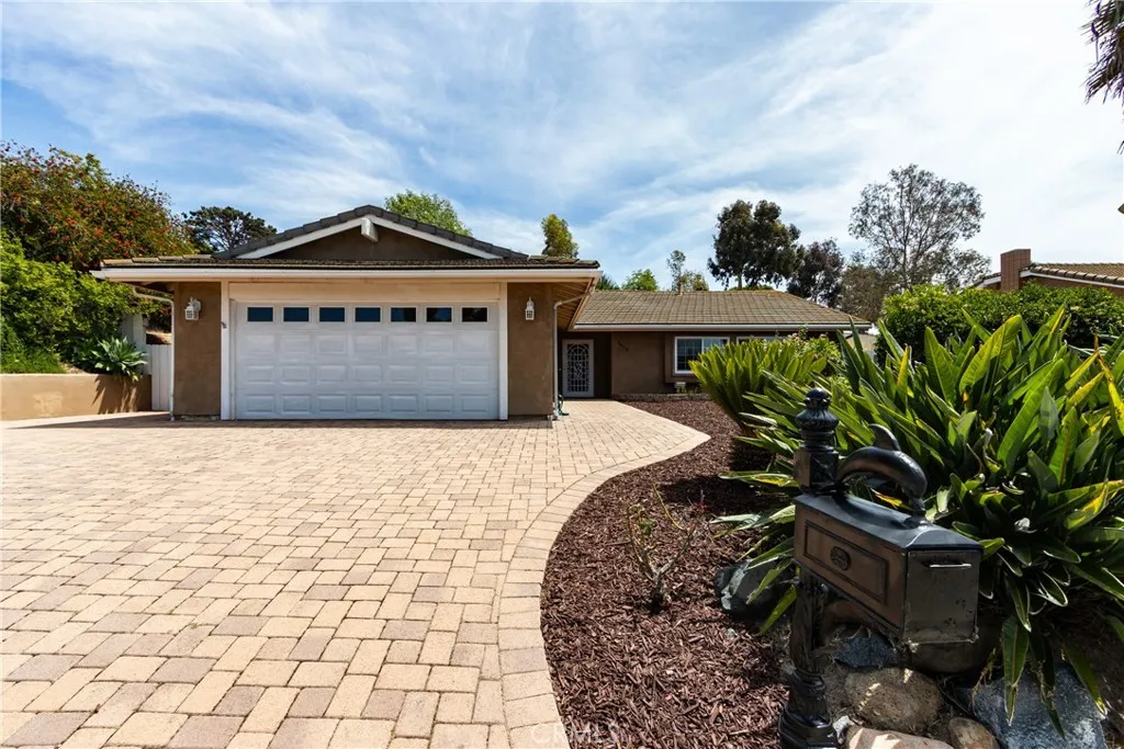 https://cdn.realtyfeed.com/cdn/127/306696106/493cab5c75708a7cd93247707ba51732.webp