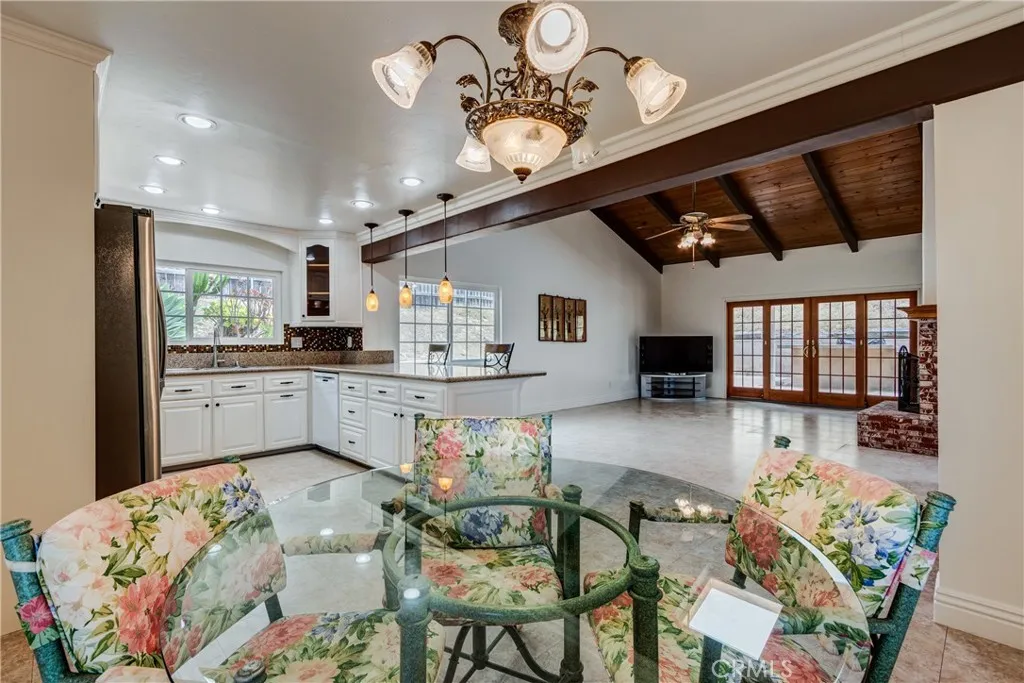 https://cdn.realtyfeed.com/cdn/127/306696106/b8c900071c18f8d5d685526233814cc0.webp