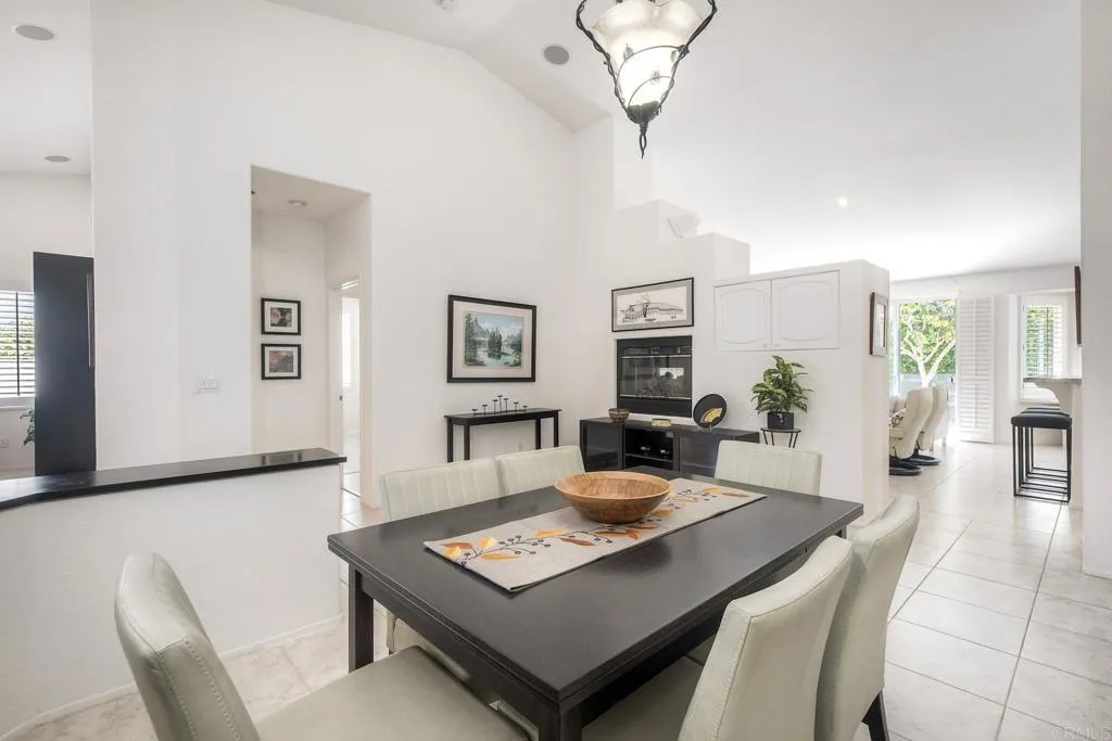 https://cdn.realtyfeed.com/cdn/127/306696224/07e86e0c2a2b4049dd471082226e0f19.webp