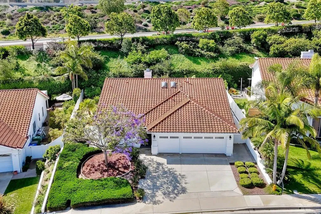 https://cdn.realtyfeed.com/cdn/127/306696224/524bc8e606b077276a3916195d47e42f.webp