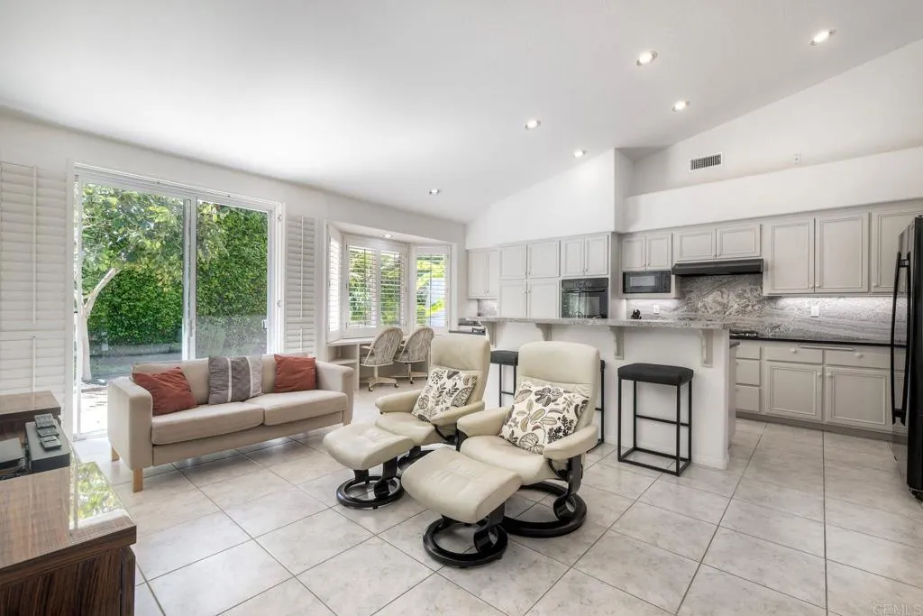 https://cdn.realtyfeed.com/cdn/127/306696224/9d270a7d8a27c90222e7b728e3a2850f.webp