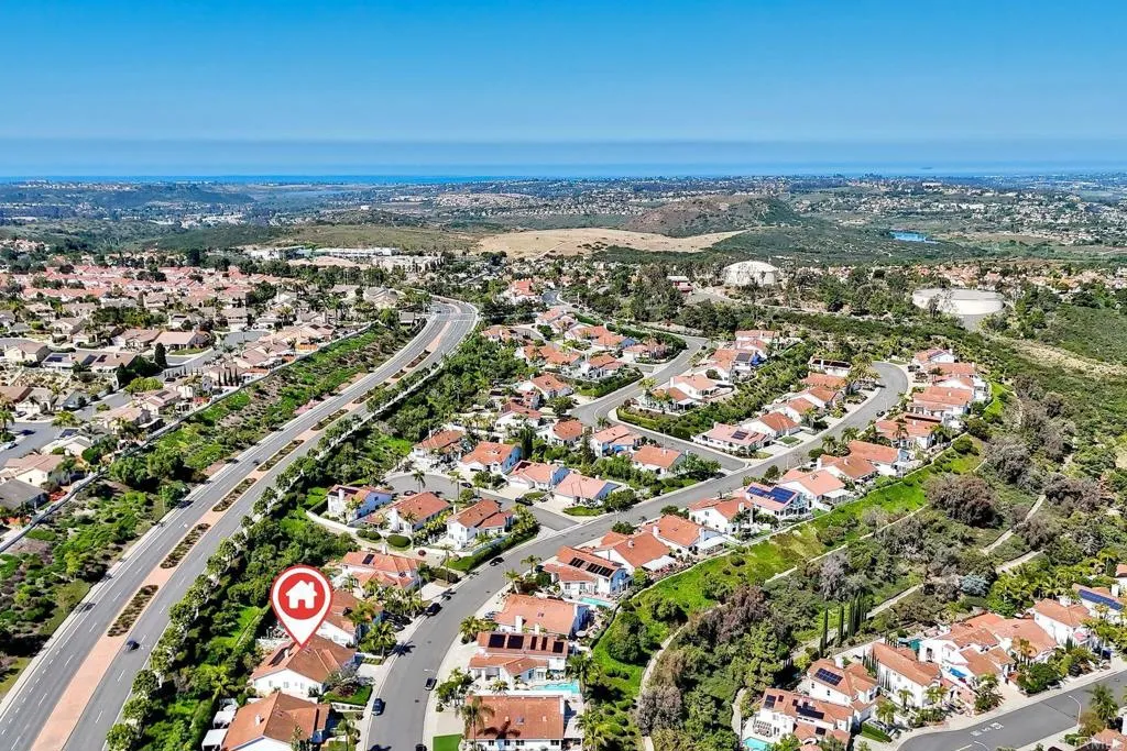 https://cdn.realtyfeed.com/cdn/127/306696224/d0052a1e5ee30eb7b12803a7c8384352.webp