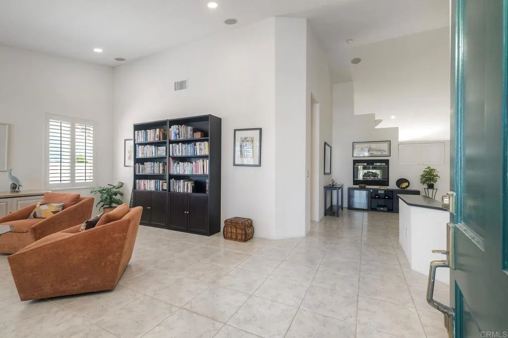 https://cdn.realtyfeed.com/cdn/127/306696224/ebbb2a890d0012678a7260cf5396a511.webp