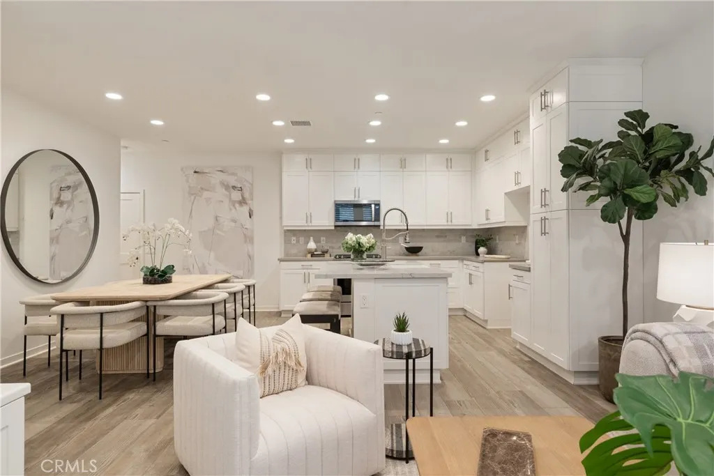 Lake Forest, CA 92610