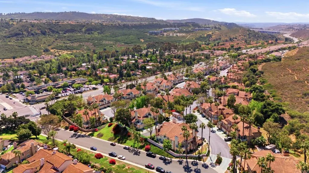 https://cdn.realtyfeed.com/cdn/127/306696315/9b356c34f67945d7986d014f728fe161.webp