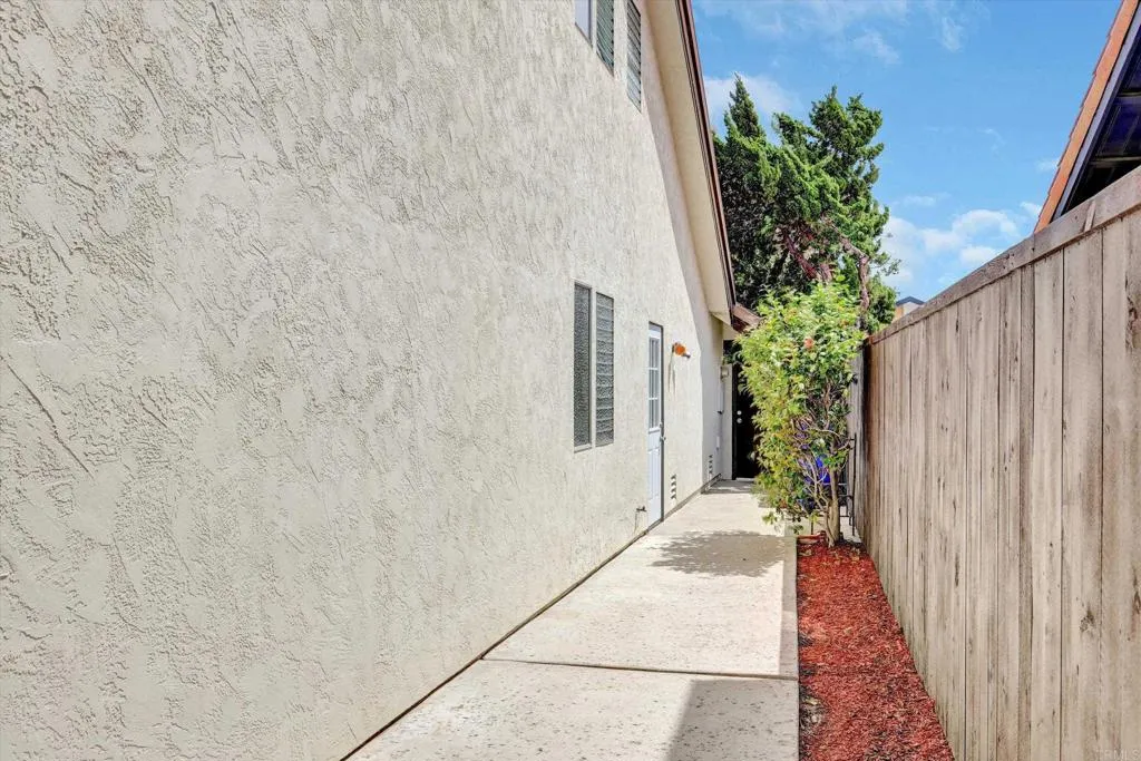 https://cdn.realtyfeed.com/cdn/127/306696318/8f64e9945260d7048dec60e7e6042c69.webp