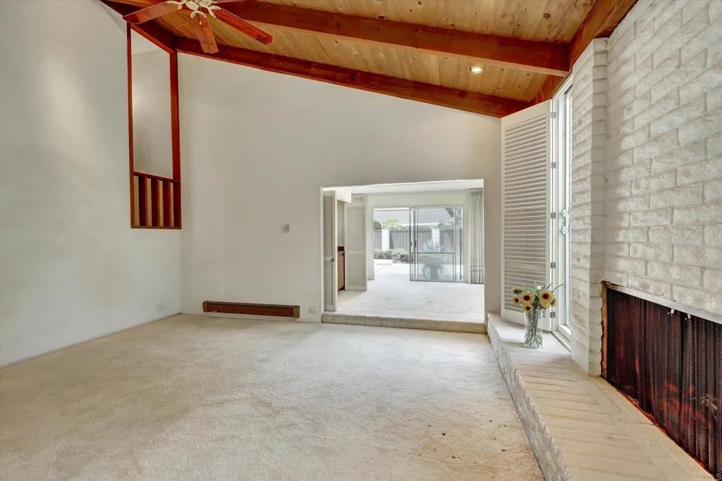 https://cdn.realtyfeed.com/cdn/127/306696318/ab89ffe17910a8285bf49892abf85b5b.webp