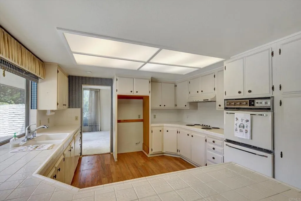 https://cdn.realtyfeed.com/cdn/127/306696318/b95453aec497390e5798530a1c301074.webp